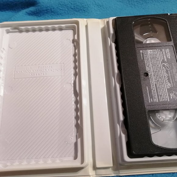 Cinderella Live Action VHS - Brandy Norwood and Whitney Houston - Picture 4 of 4